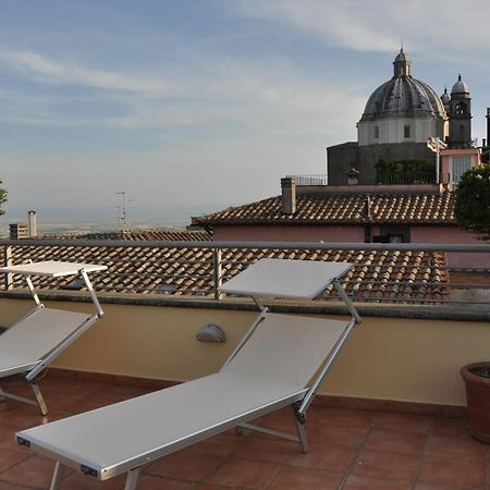Hotel Urbano V Montefiascone Buitenkant foto