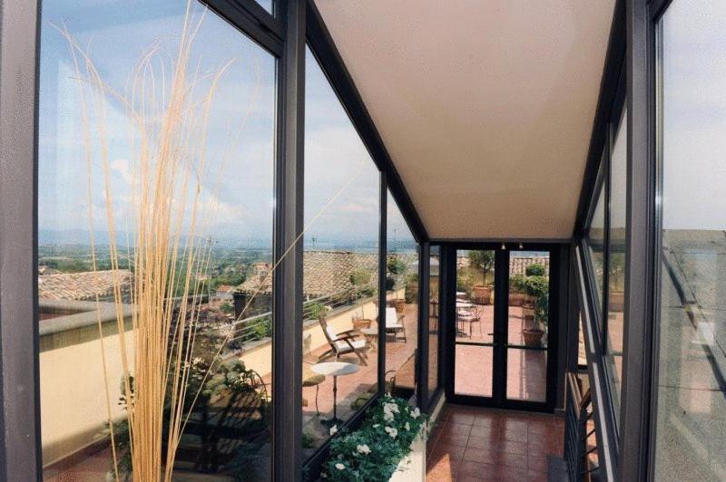 Hotel Urbano V Montefiascone Buitenkant foto