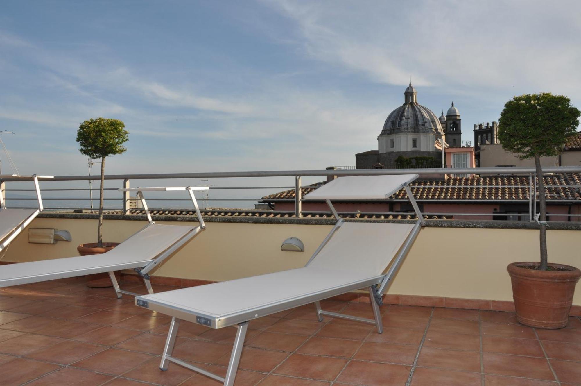 Hotel Urbano V Montefiascone Buitenkant foto