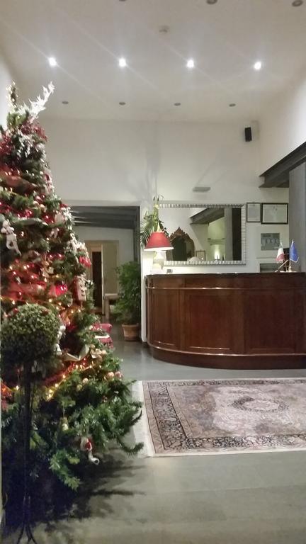 Hotel Urbano V Montefiascone Buitenkant foto